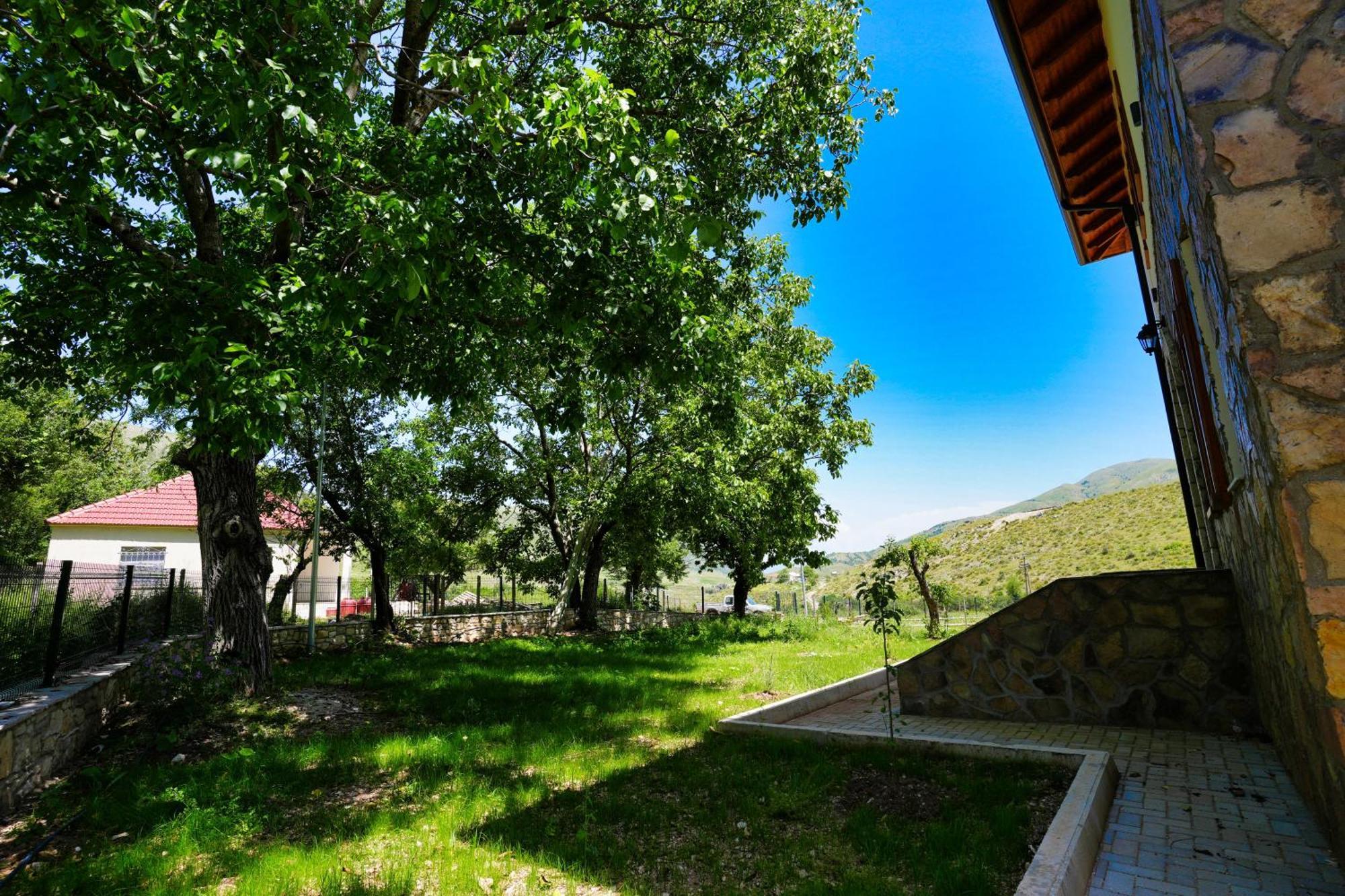 Hotel Agroturizem Dr Bizhga Gusmar