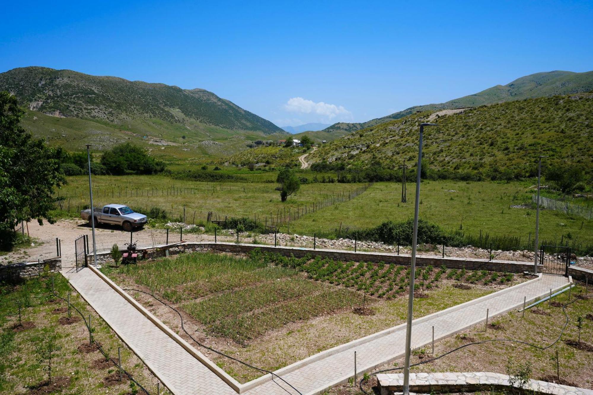 Hotel Agroturizem Dr Bizhga Gusmar