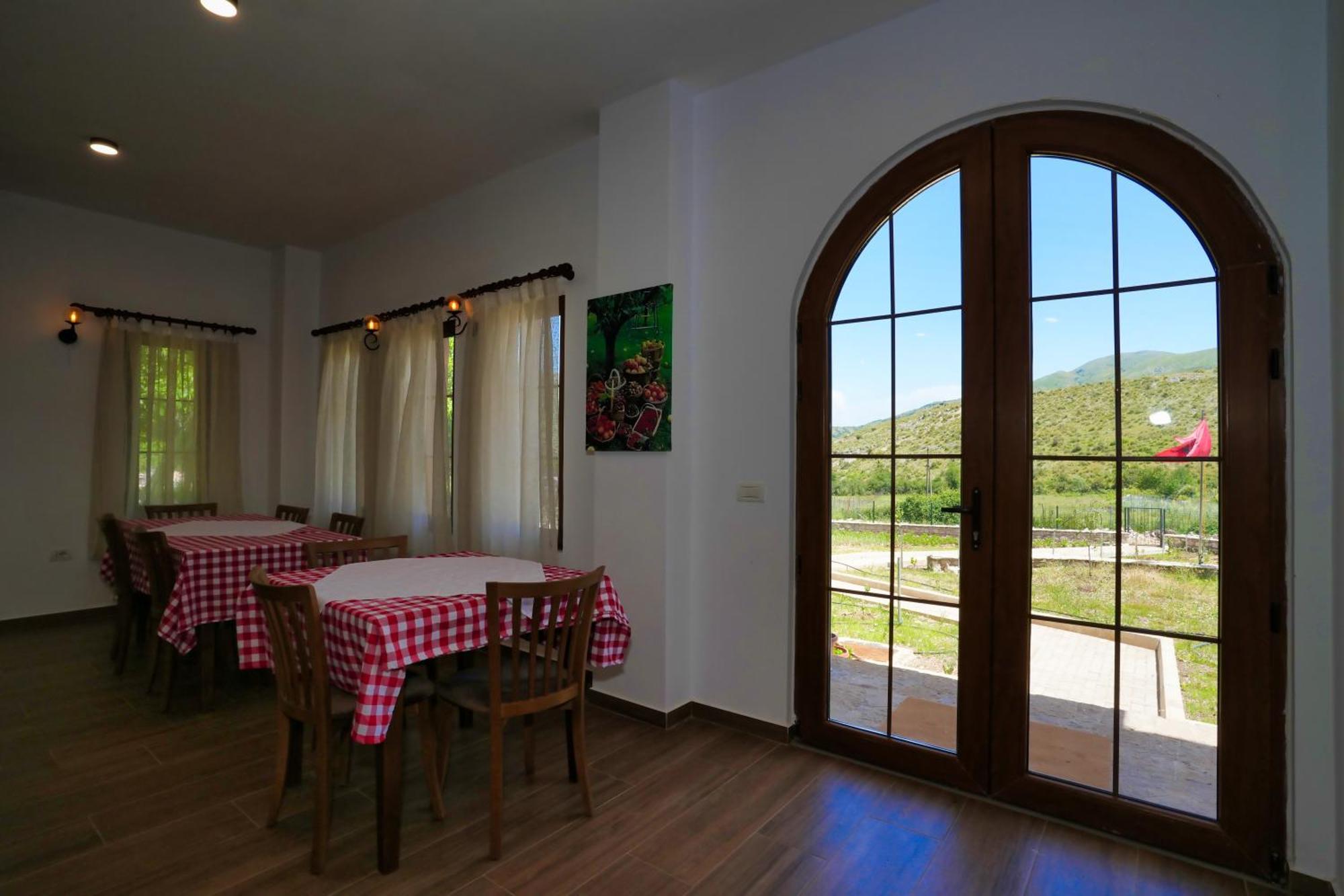 Hotel Agroturizem Dr Bizhga 5*