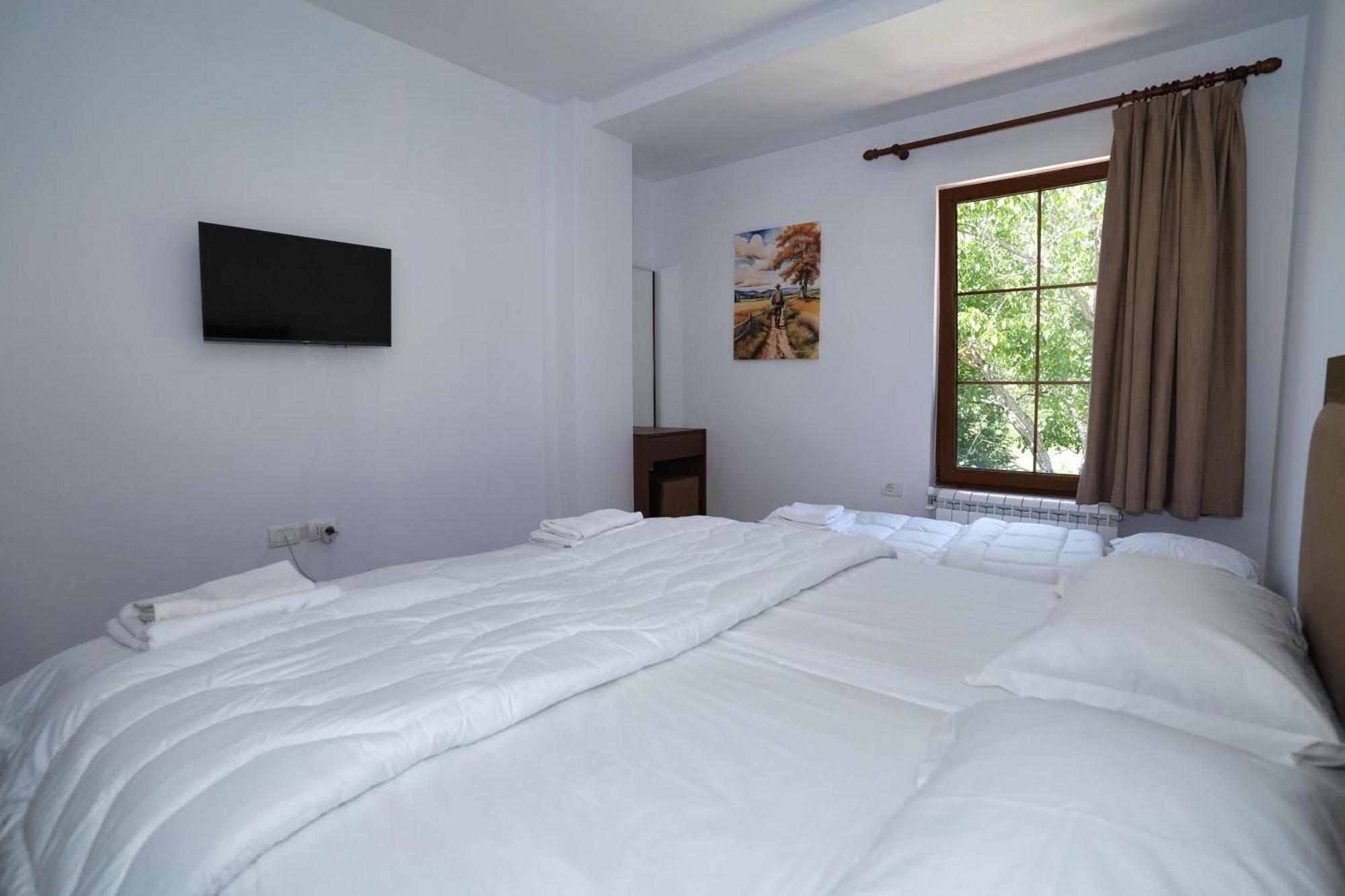 Hotel Agroturizem Dr Bizhga 5*