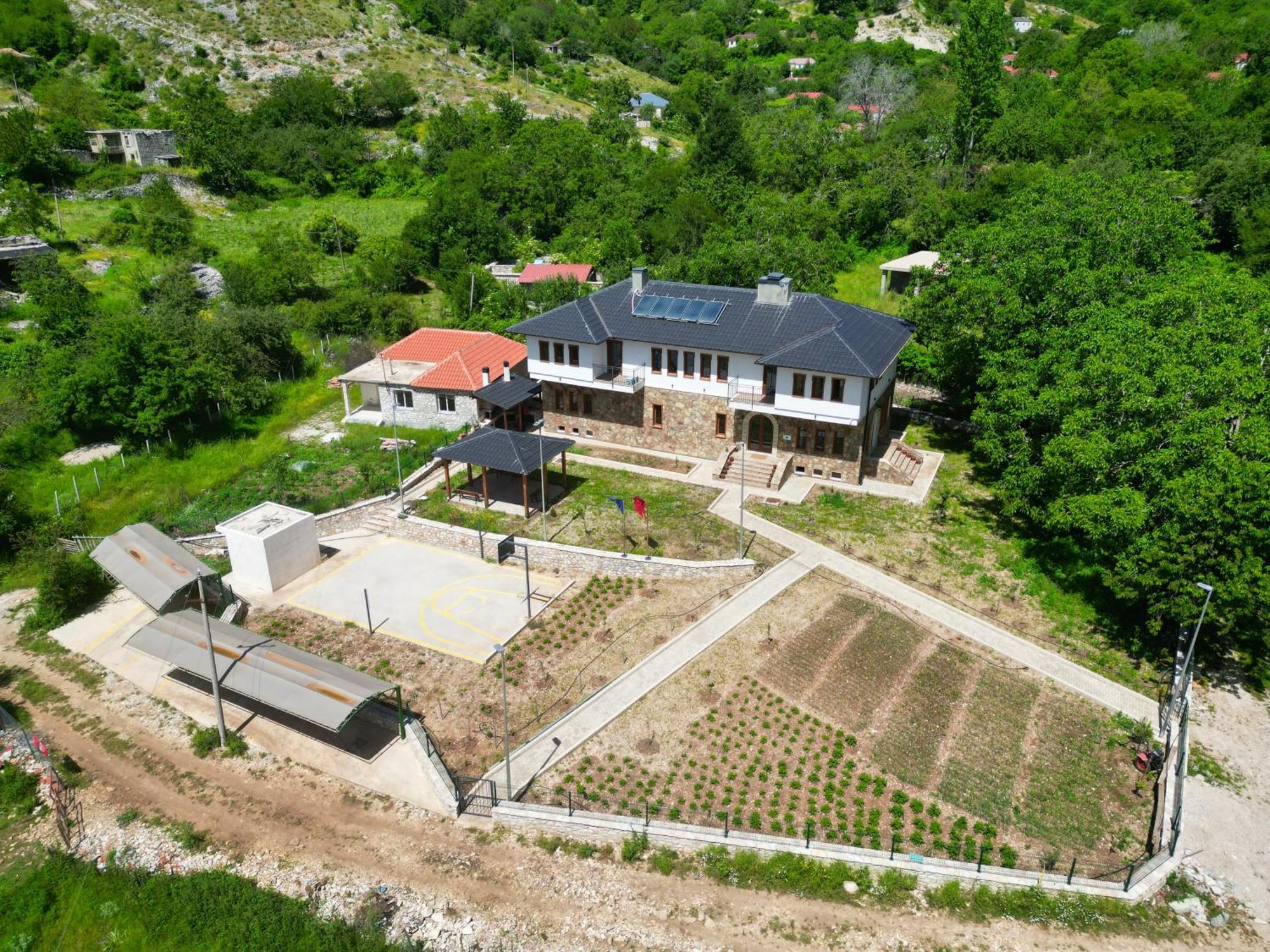 Agroturizem Dr Bizhga Hotel Gusmar